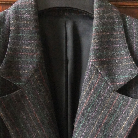 Wool tailor made grey with coloured spin stripe suit. - Picture 7 of 9